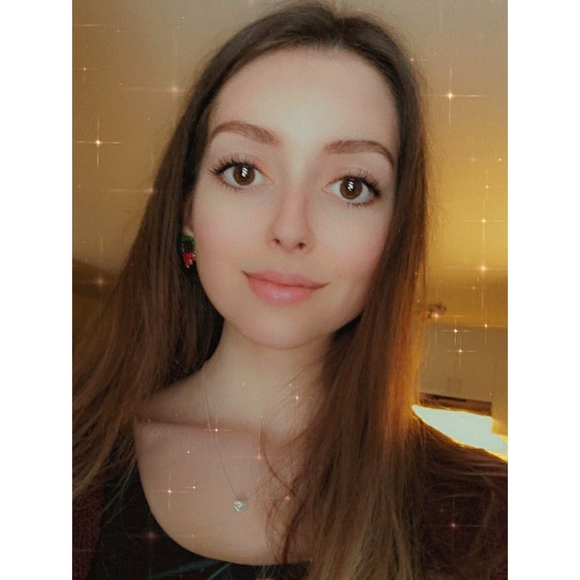 Meet your Posher, Mia - Picture 1 of 1